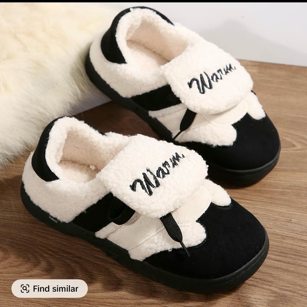 Women's warm Panda Slippers size 8-8.5 , brand new